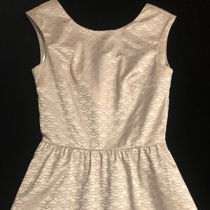 Pretty short dress !